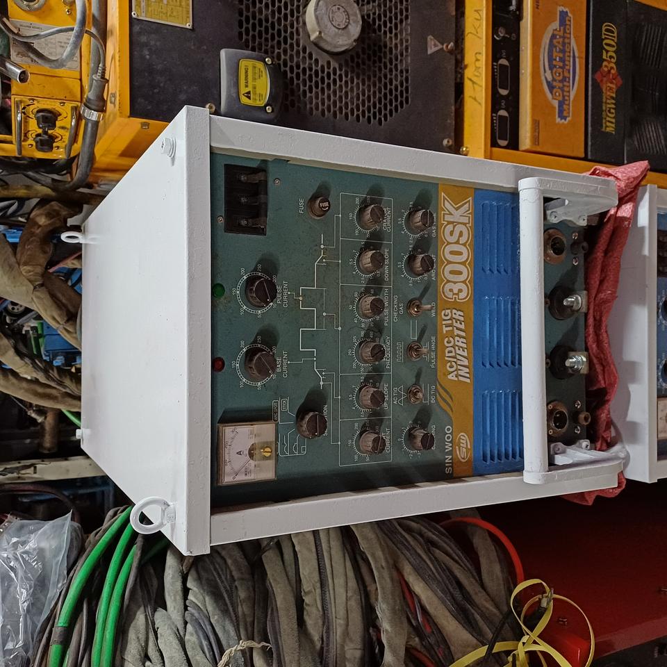 알루미늄용접 신우(이수) ACDC 알곤용접기 300A 70만원