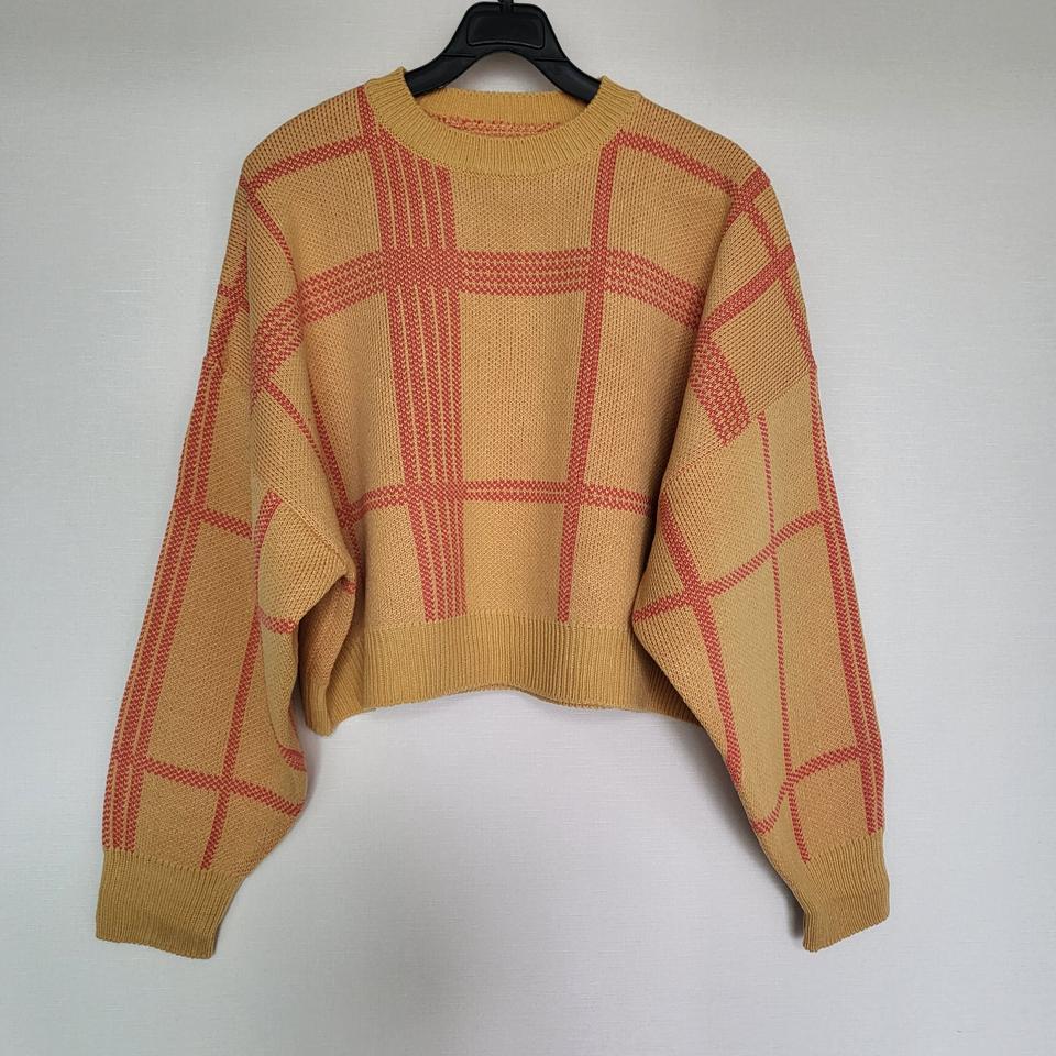 머스타드 오버핏 크롭 니트