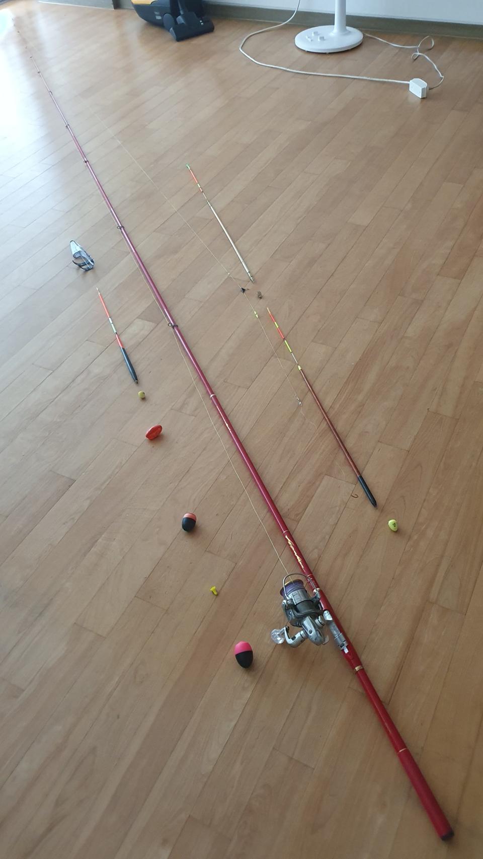 찌낚시대.다이와릴.전자막대찌.기울찌.전자구멍찌.수중찌.등 판매합니다^^