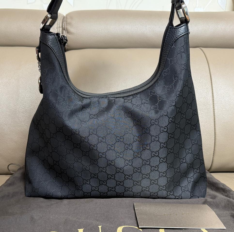구찌 GG 인터로킹 참 나일론 호보백 숄더백 블랙