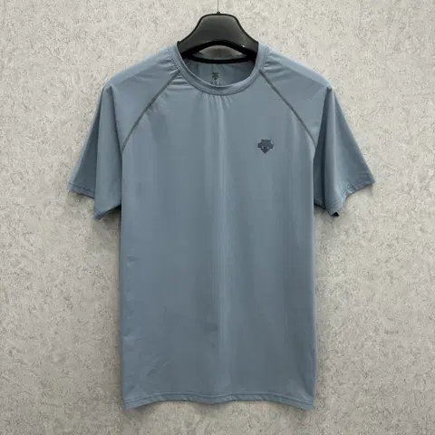 100 데상트 남자 기능성 반팔 티셔츠