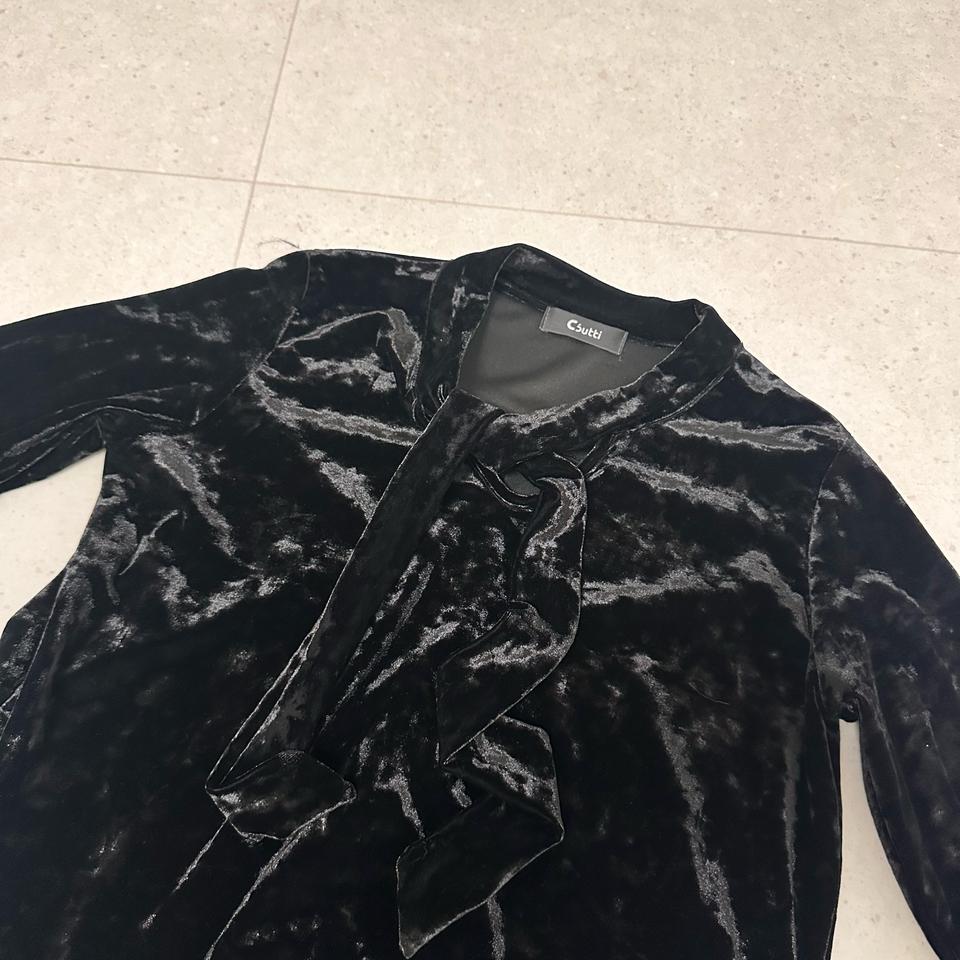 블랙 벨벳 블라우스