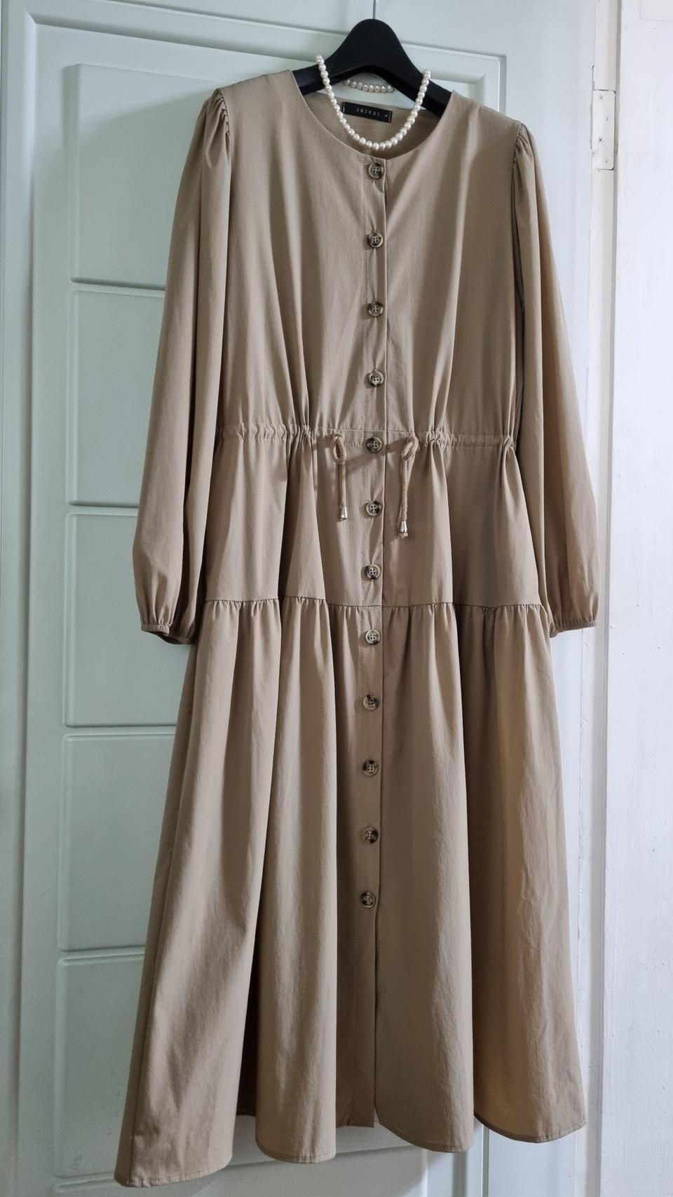 베이지 바스락 버튼업 스트링 셔링 롱원피스