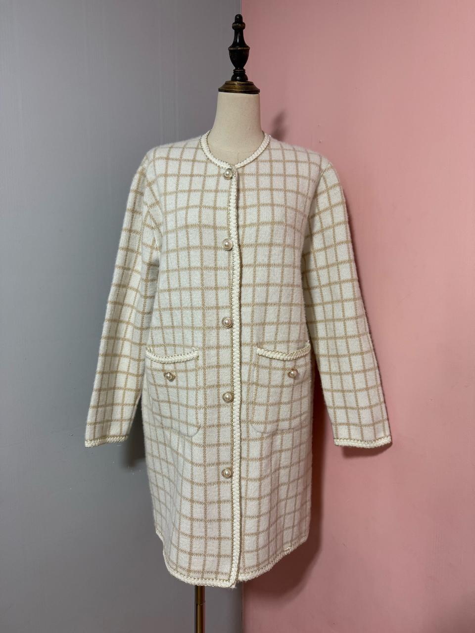 아이보리 체크 진주 버튼 가디건