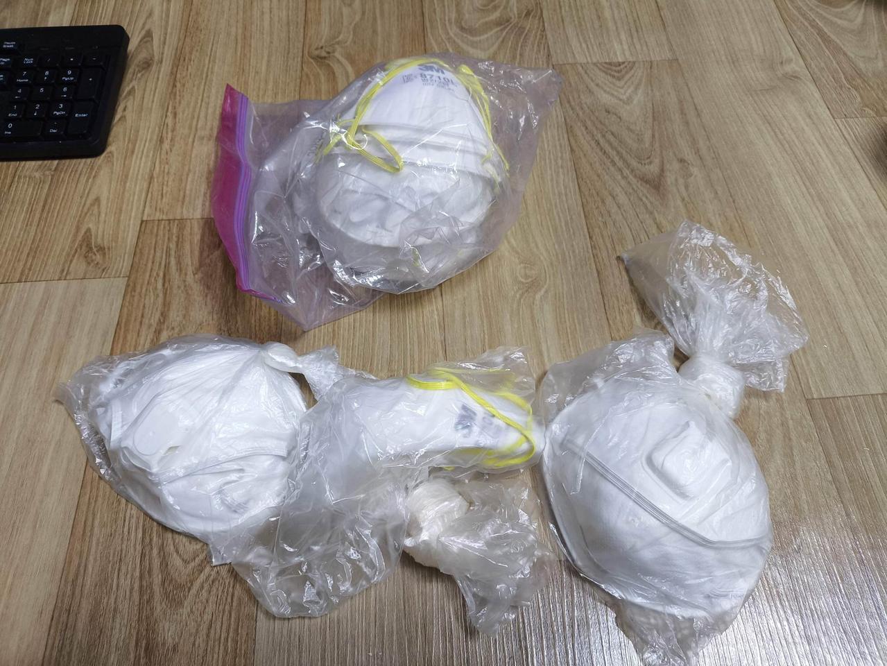 3M 8710L 방진 2급 마스크입니다.9개묶음