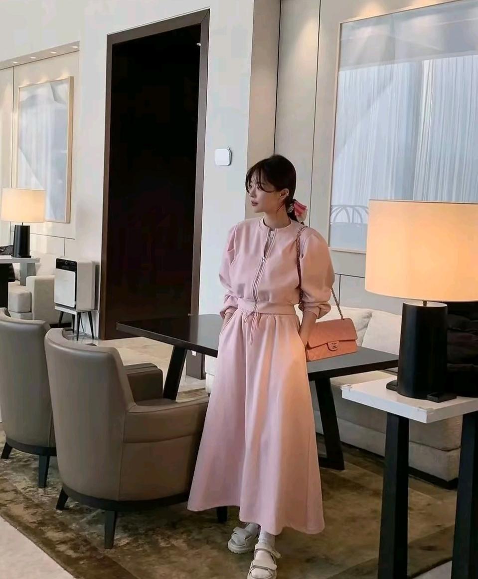 집업 퍼프 셋업  예약