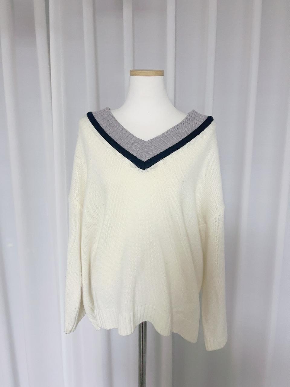 브이넥니트 스웨터