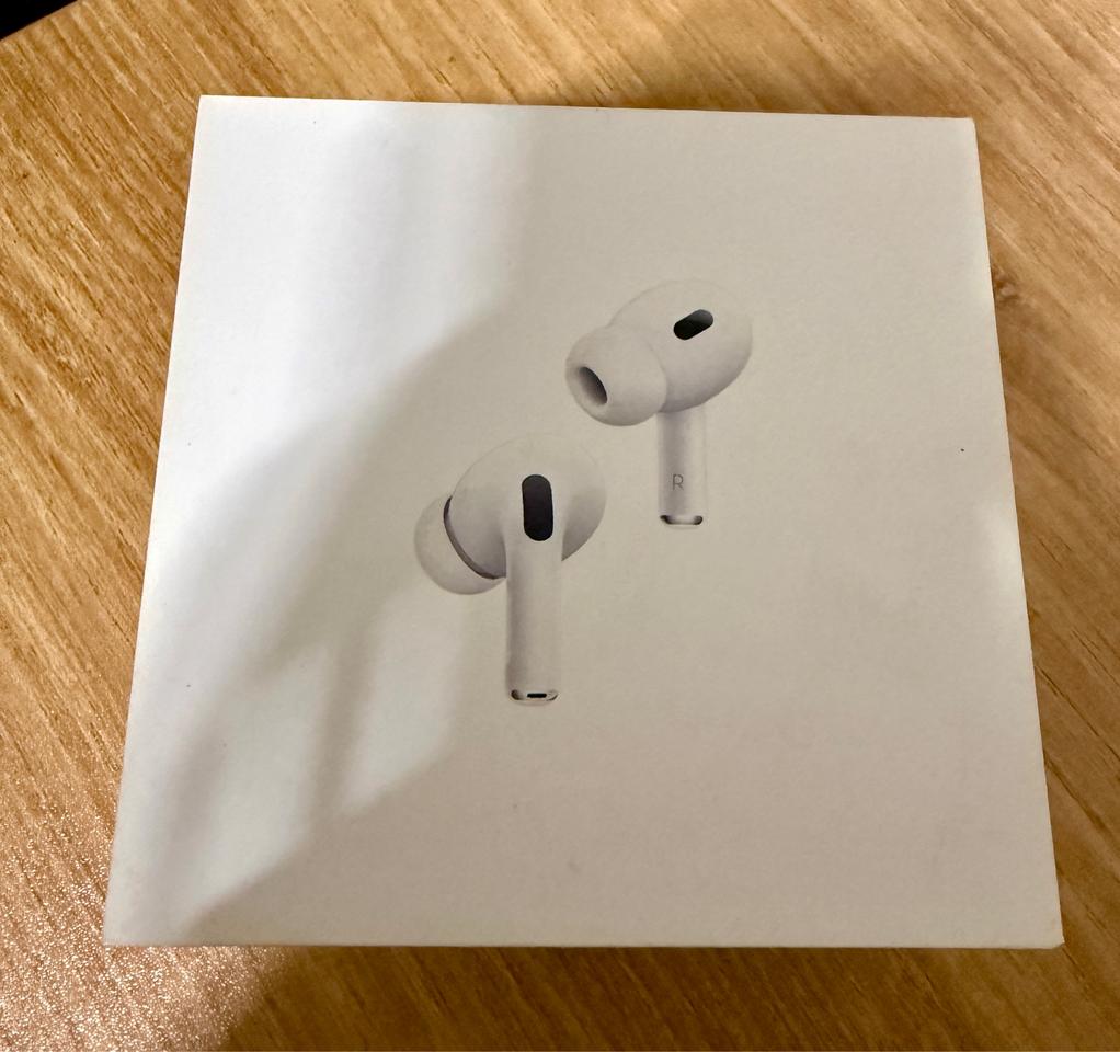 애플2023 에어팟 프로 2세대 USB-C 블루투스 이어폰(거의새것)