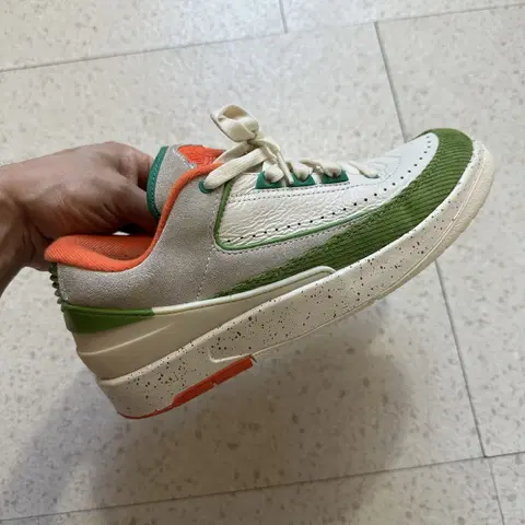 나이키 조던2 x 타이탄 레트로 로우 240