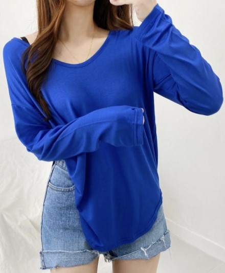 찰랑거리는 레이온 옆트임 티셔츠