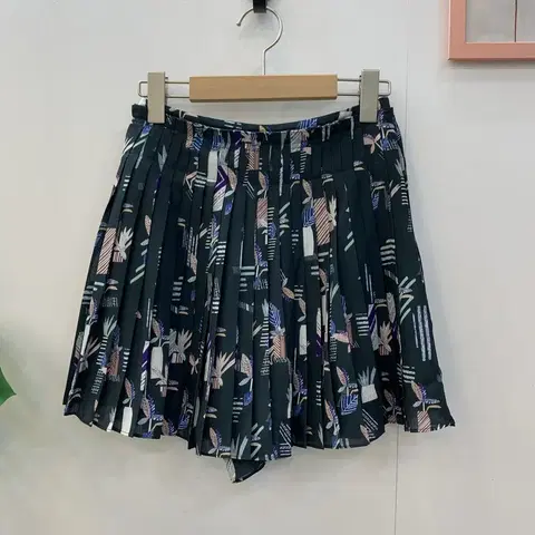 한섬 SJSJ 플리츠 치마바지 24