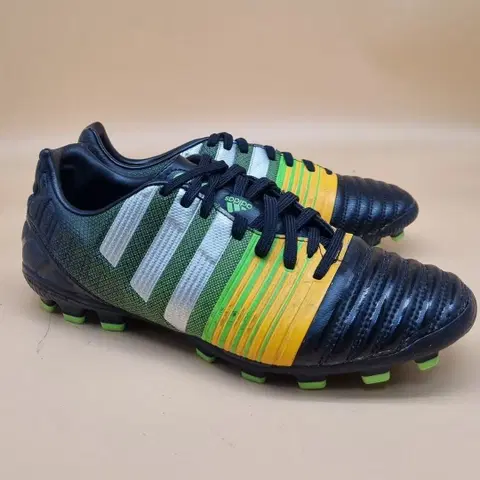 아디다스 나이트로차지 축구화 250.