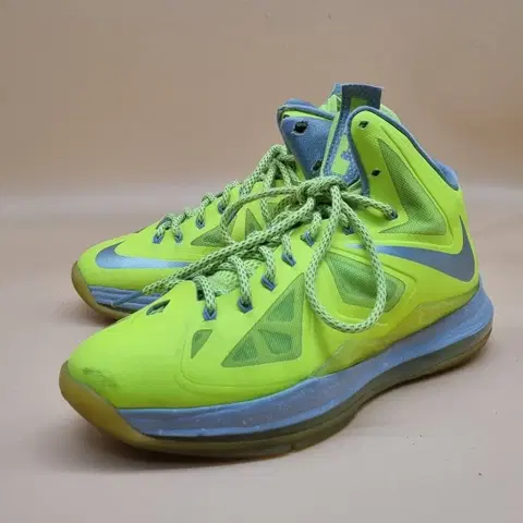 나이키 르브론10 볼트 농구화 260.