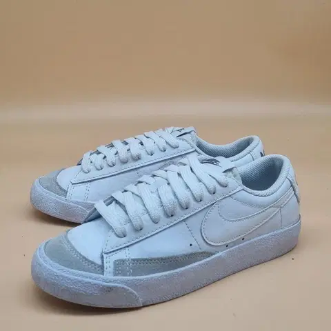 나이키 블레이저 로우 여성운동화235.