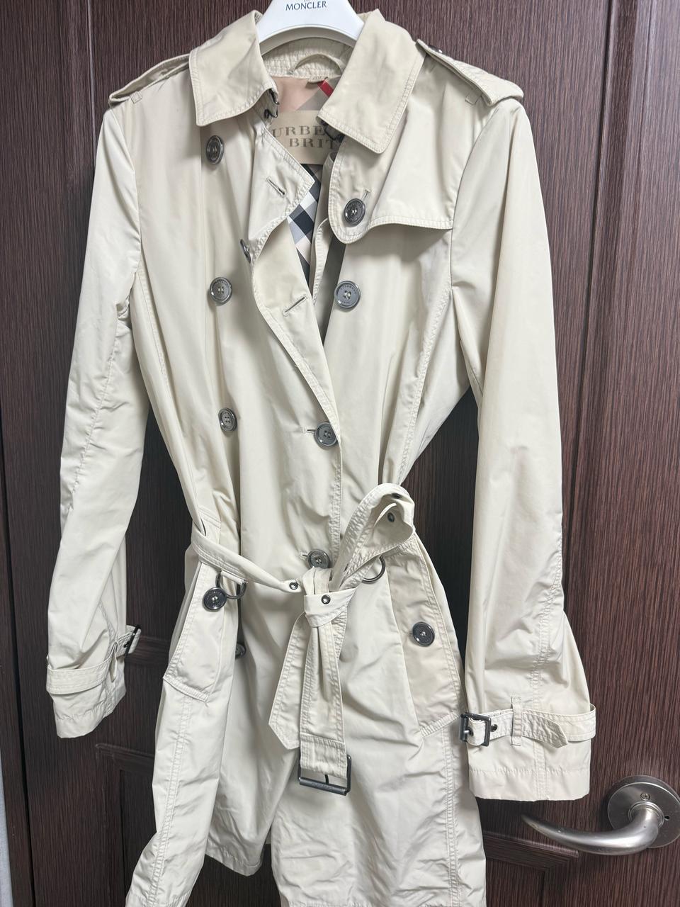 정품 버버리 발모랄 밝은 베이지uk10 트렌치코트