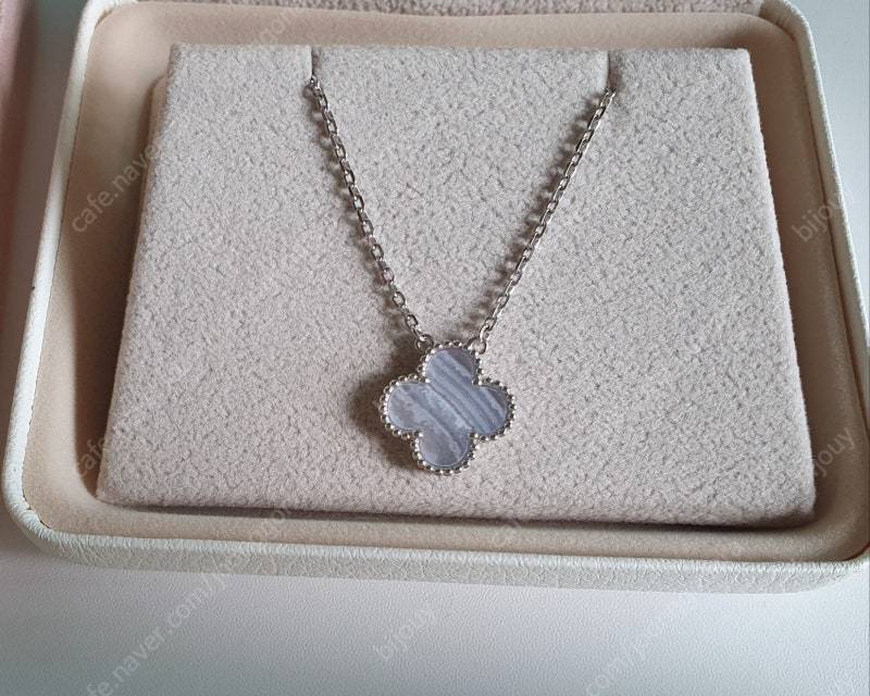 알함브라 칼세도니 목걸이 14k 화이트골드