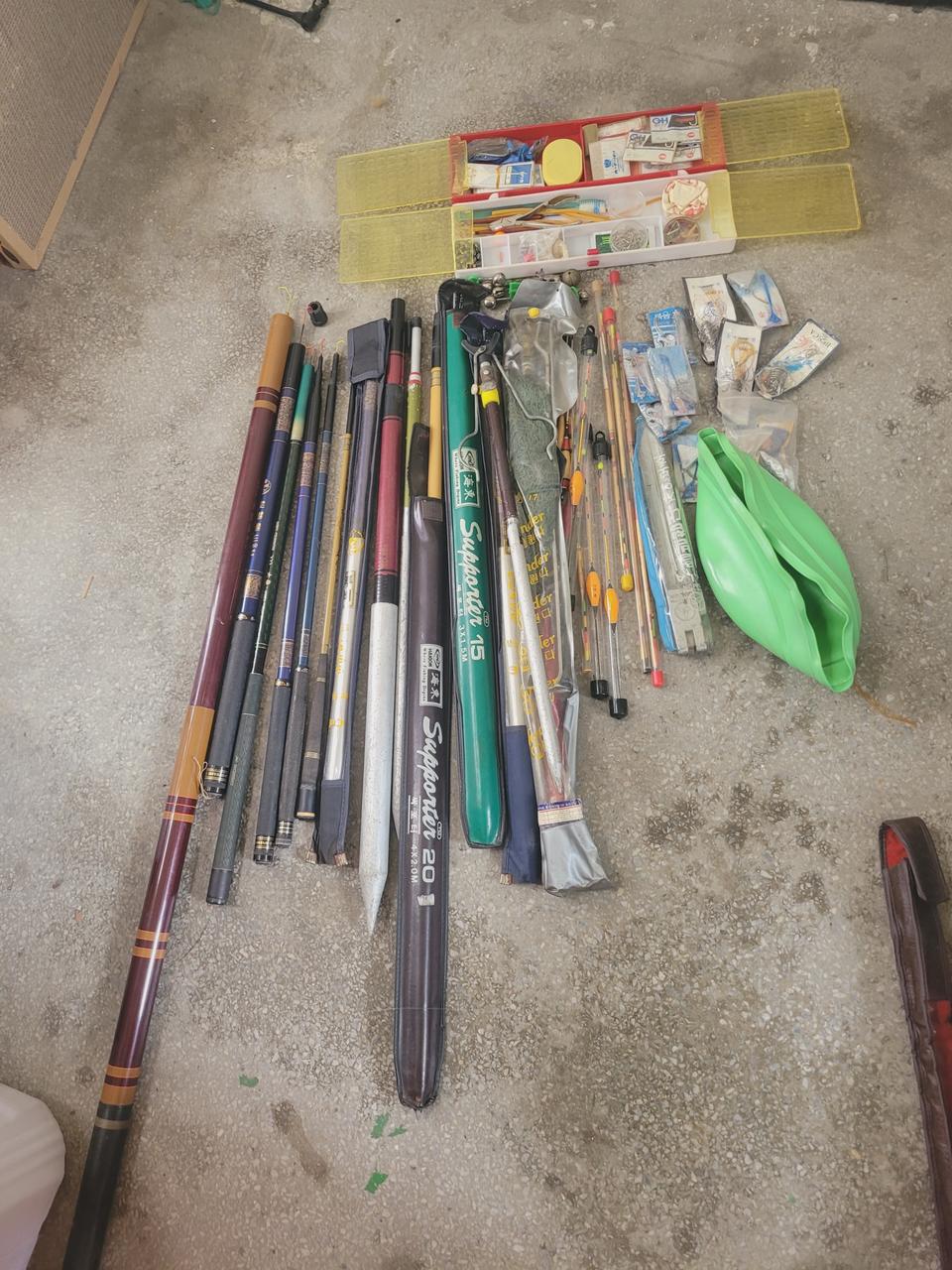 낚시대6대,받침대 기타 쿨거래5만 드리겠습니다