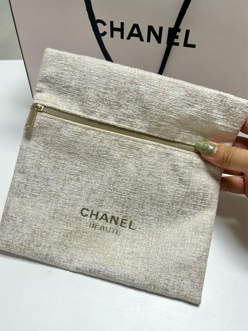 가격내림! 샤넬 정품 홀리데이 파우치