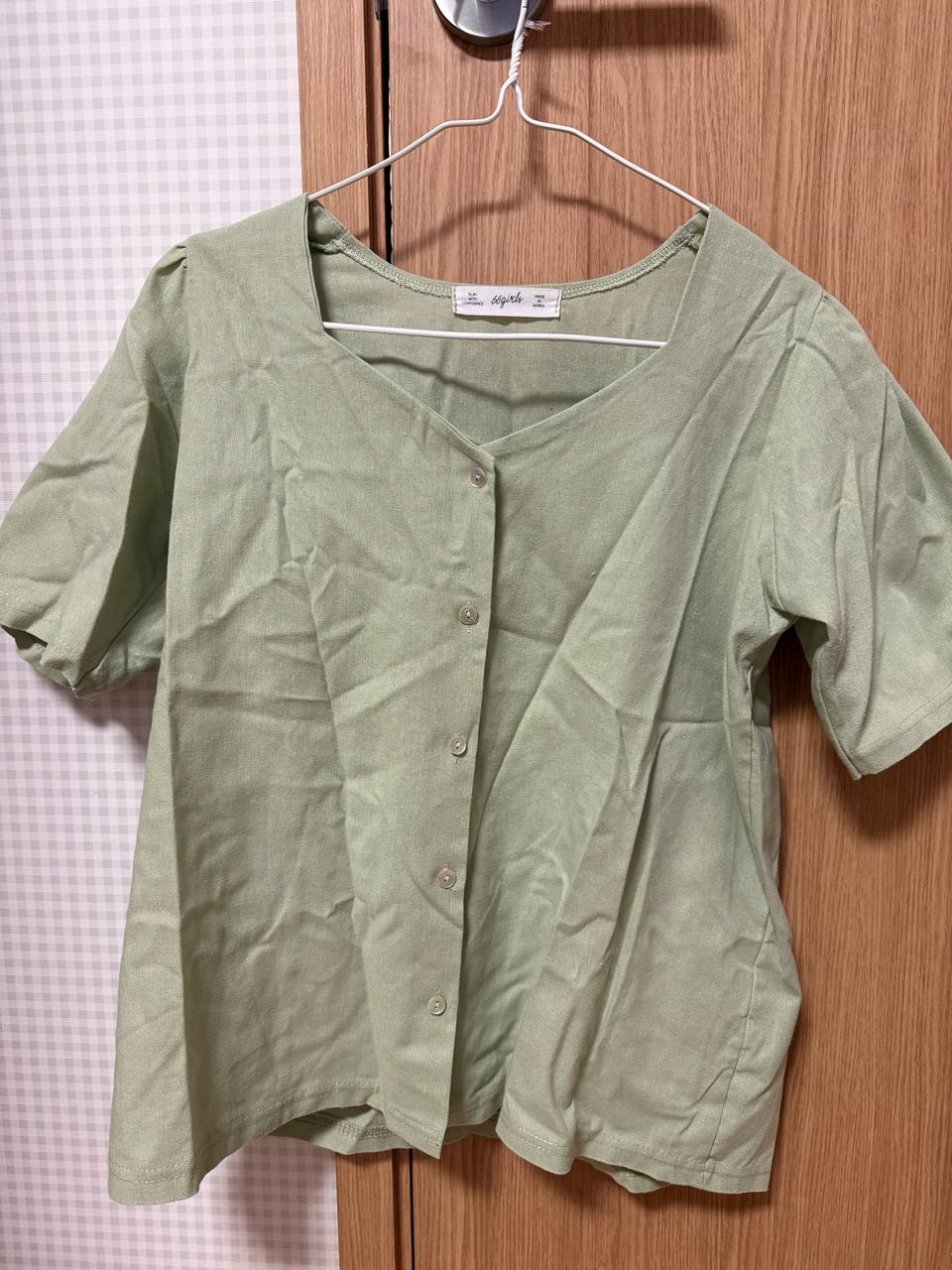 초록색 블라우스 말차코어룩