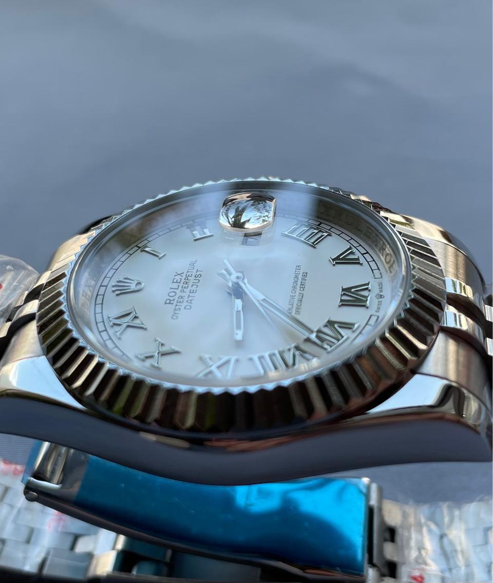 롤렉스 데이저스트 실버 화이트 새제품 시계 판매합니다.