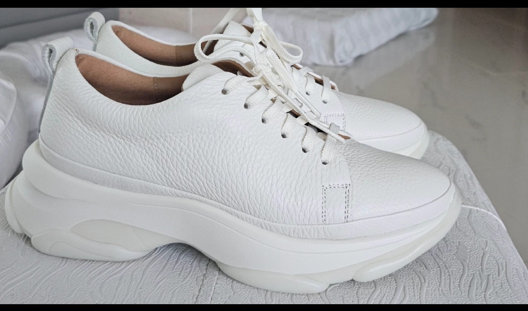 디어스킨 스니커즈 245