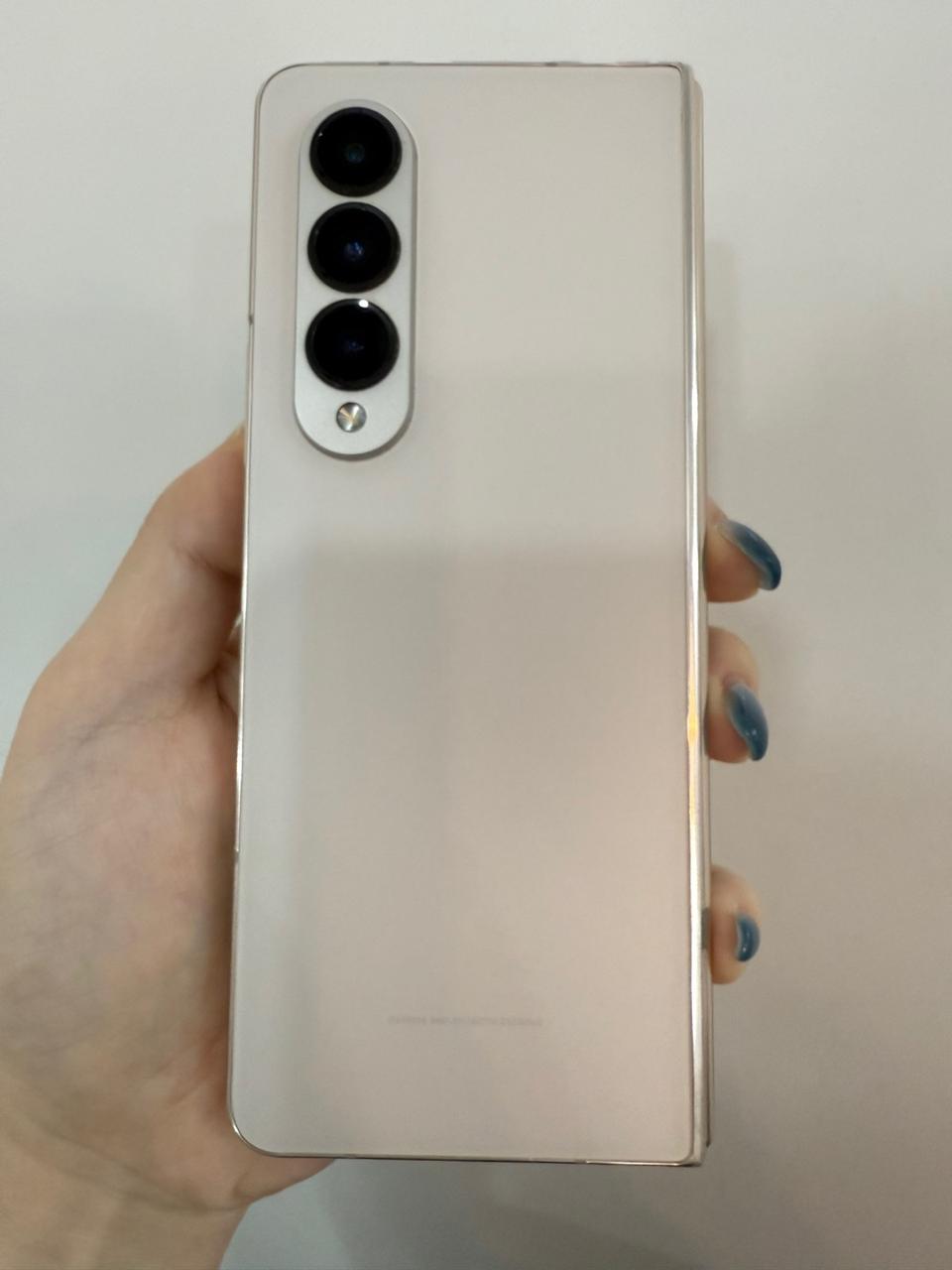 센터판)갤럭시Z폴드4 256GB 크림 105438