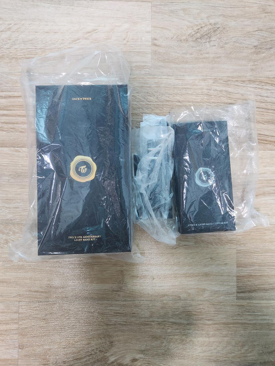 트와이스 데뷔5주년 라이트 밴드, 커스텀 키트(사나)