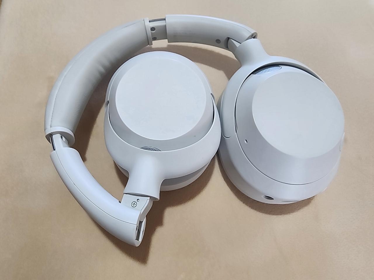 소니 얼트 웨어 ULT WEAR 노이즈캔슬링 블루투스 헤드폰 오프화이트