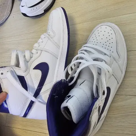 나이키 에어 조던 1 하이 흰보 235