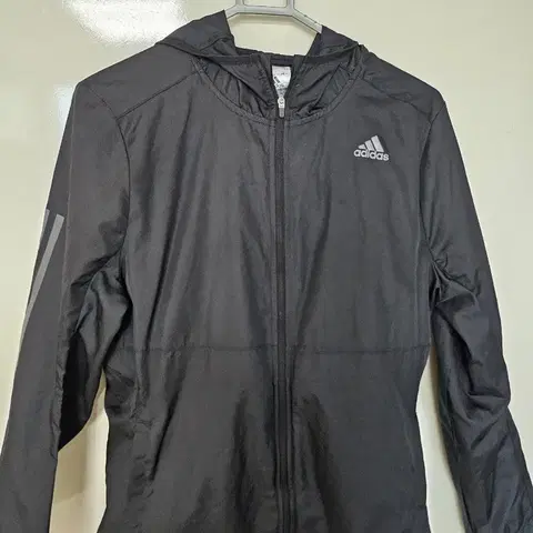 아디다스 후드 바람막이 블랙 xs