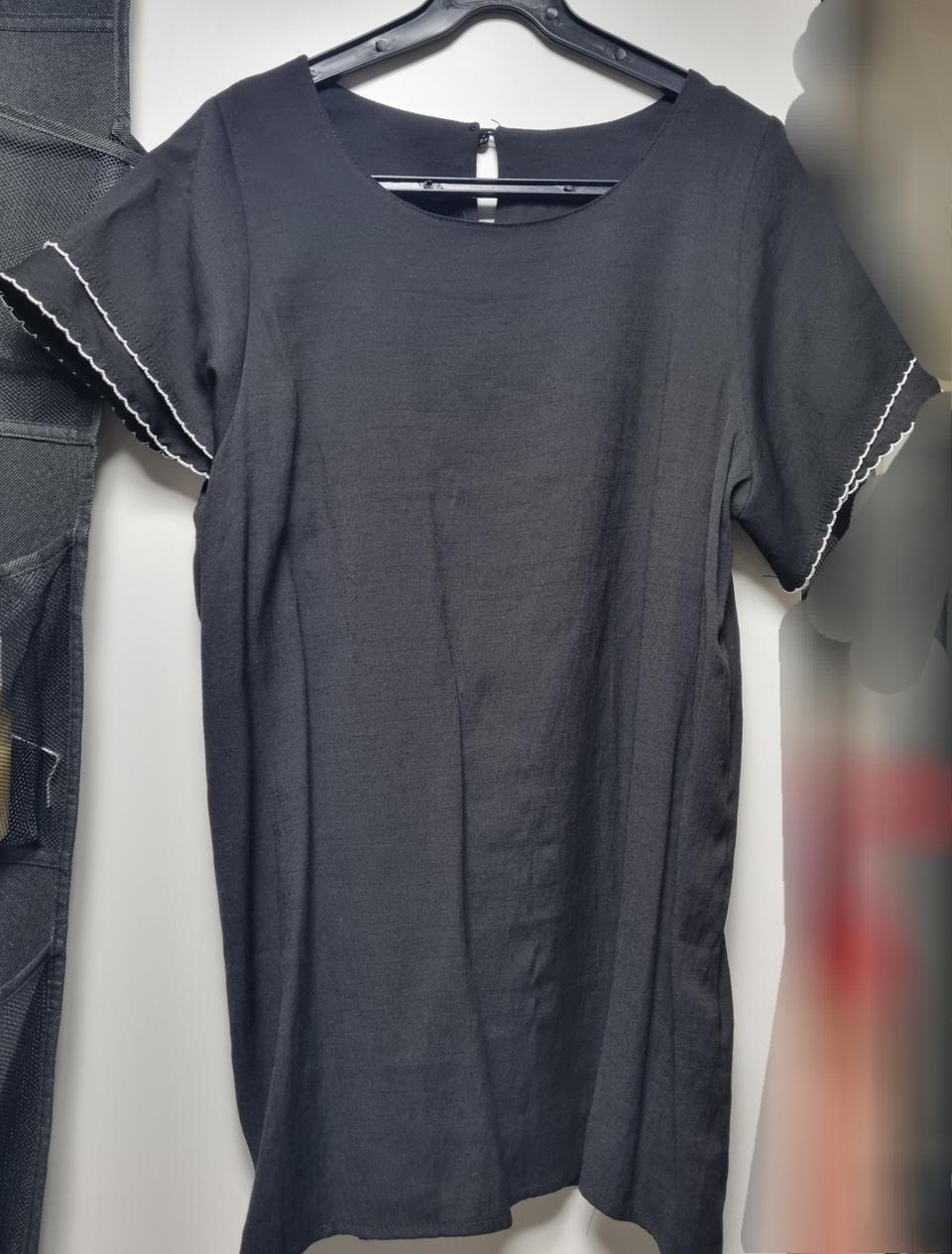 블라우스 . 블랙. 프리.