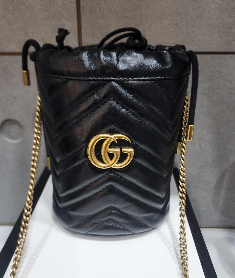 구찌 마몬트 미니 버킷백 블랙 금장 체인+이너백