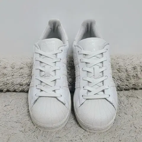 아디다스 슈퍼스타 240