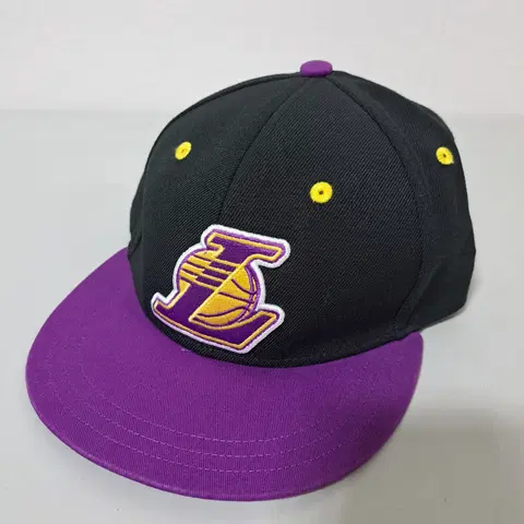 아디다스 LA 레이커스 NBA 스냅백 M
