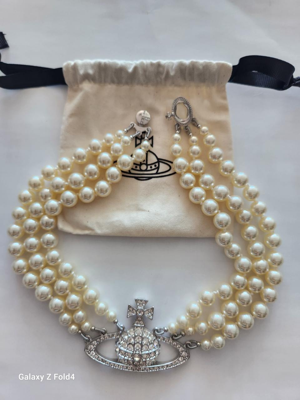 비비안 웨스트우드 3줄 진주목걸이