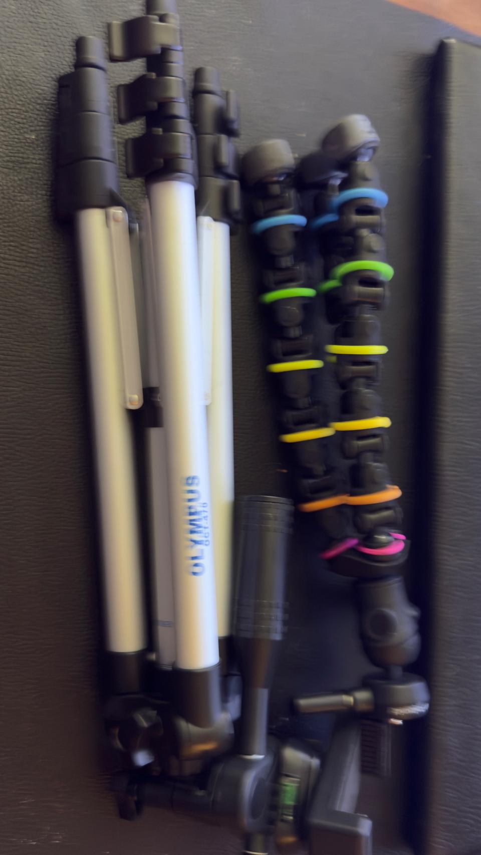 Polaroid. Olympus 470. 미니 삼각대 2개