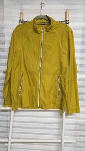 지오다노 머스타드 옐로우 바람막이 점퍼