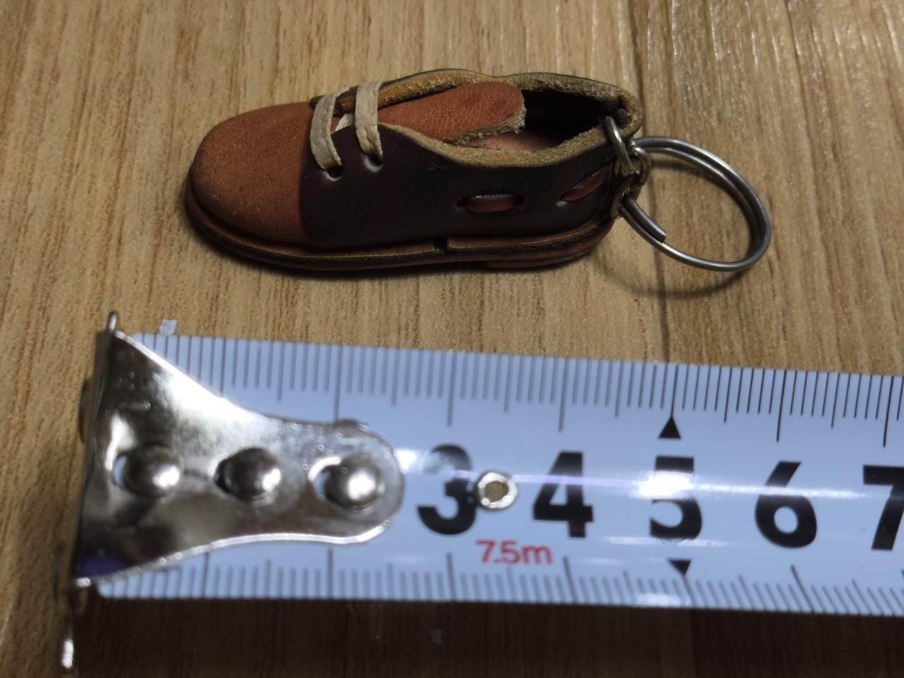 가죽으로 만들어진 신발 키링