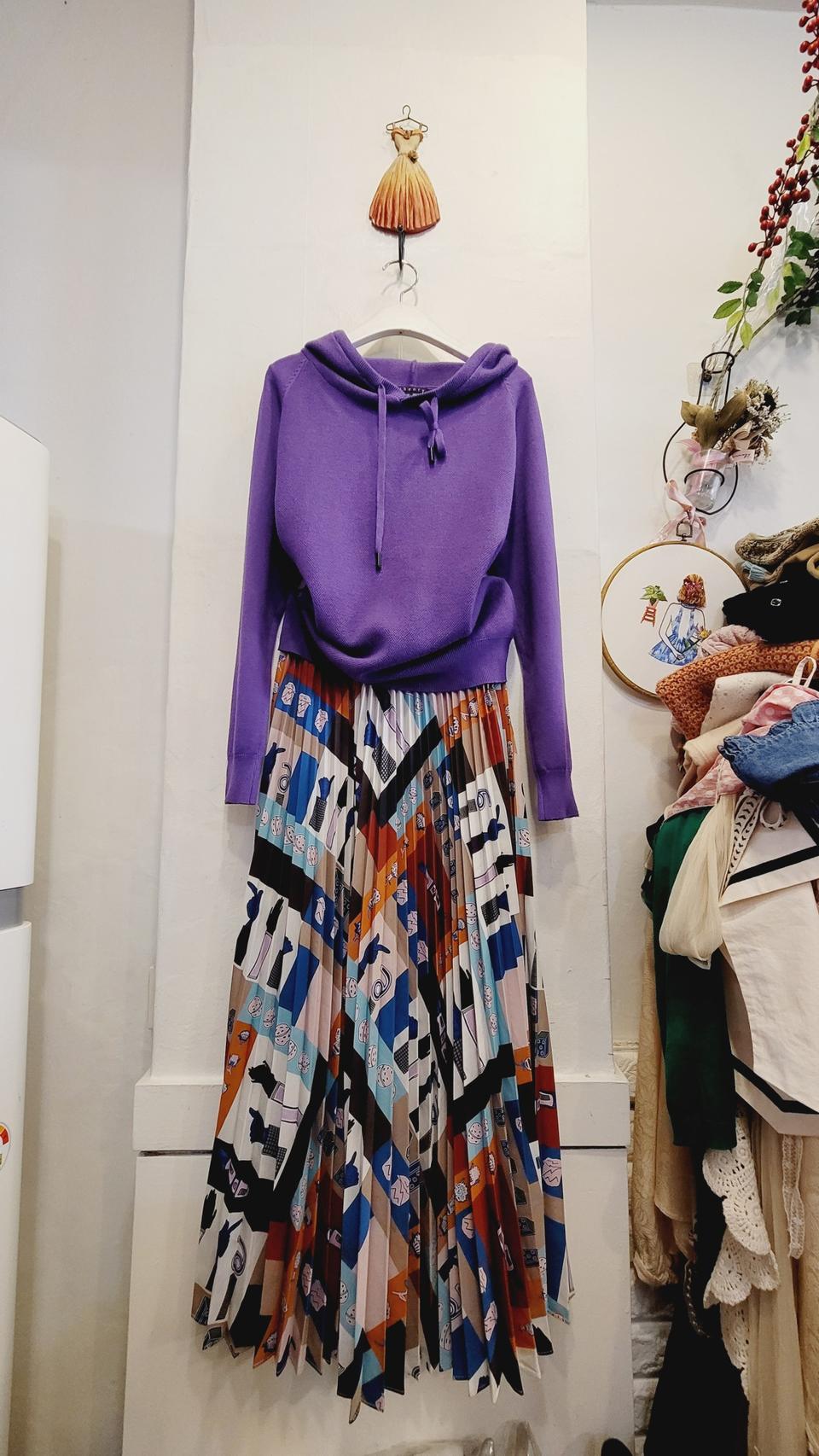 띠어리 캐시미어 퍼플후드니트. opencage 플리츠 스커트