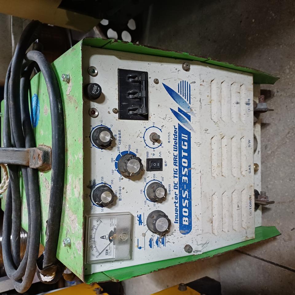 보스 알곤용접기 350A 45만원