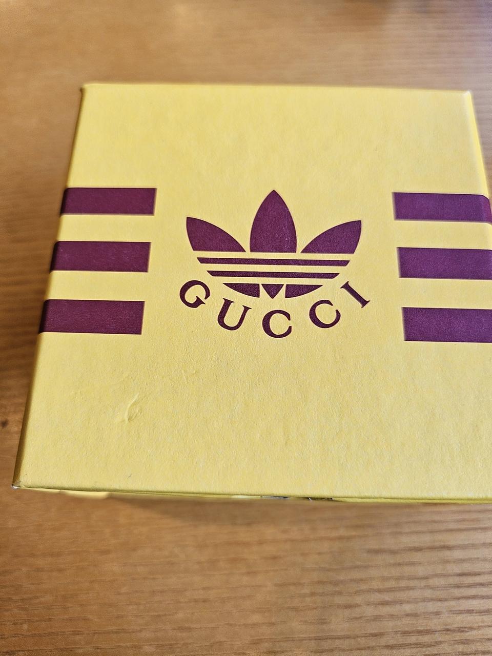 구찌와 아디다스  콜라보 요요