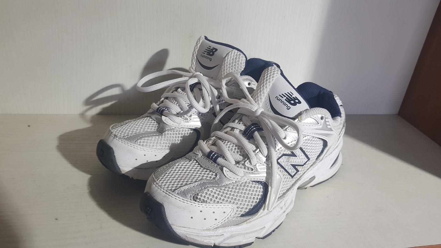 뉴발란스 운동화 235