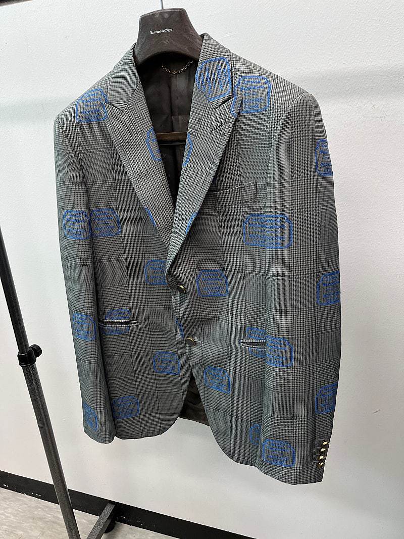 100) 루이비통 버질아블로 자수 금장블레이져