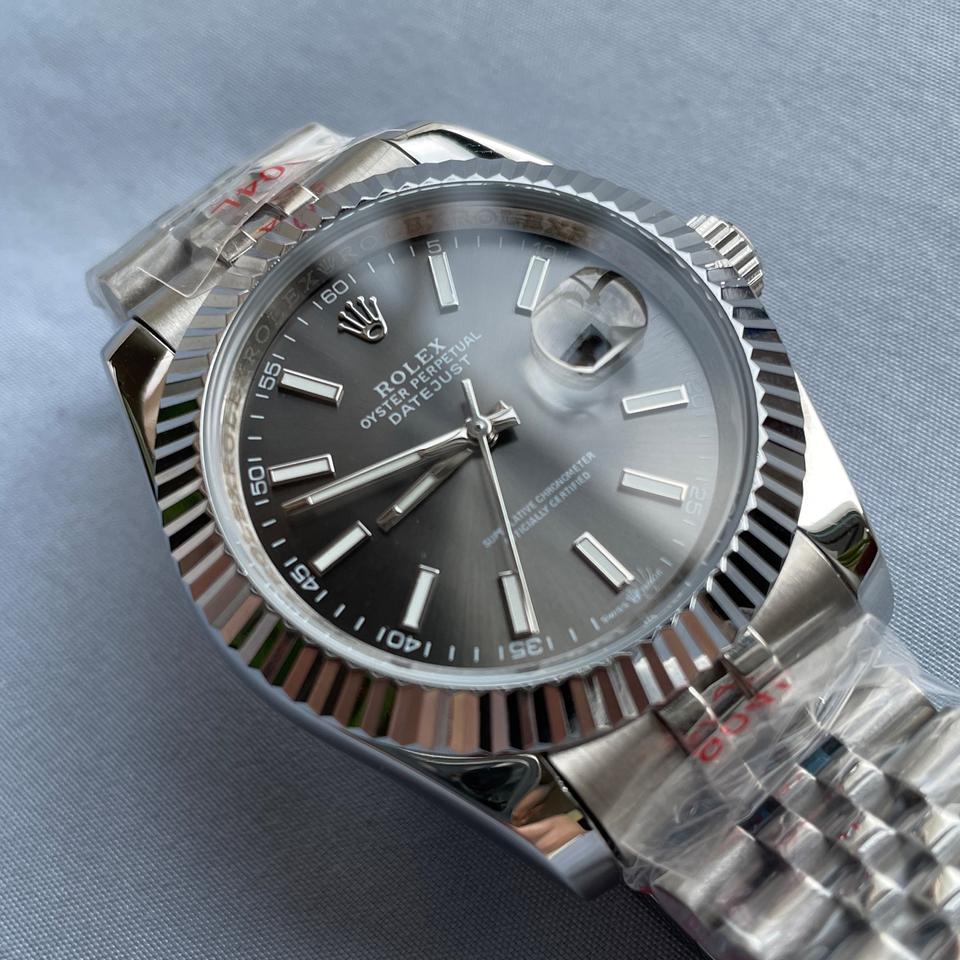 롤렉스 데이저스트 실버 다크로듐 라이트 시계 판매합니다.