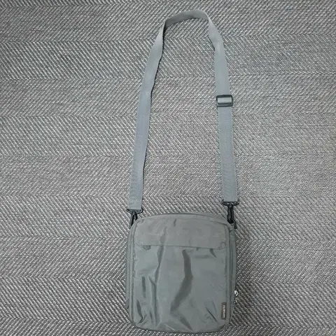 쌤소나이트 남성 크로스백