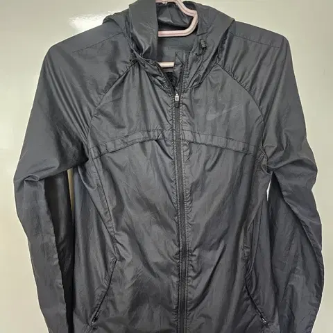 나이키 바람막이 후드 자켓 블랙 m