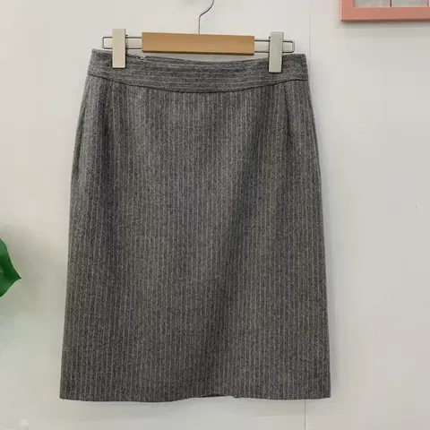 막스마라 회색 스트라이프 울앙고라 스커트 27