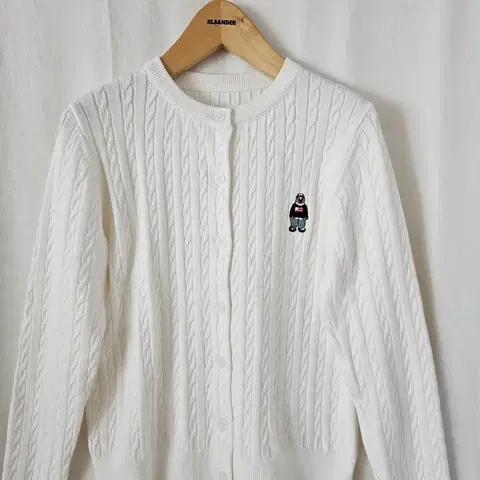 화이트칼라 꽈배기 가디건 (새옷)