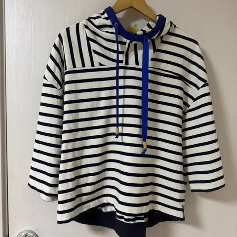 한섬 오즈세컨 스트라이프 7부 후드티