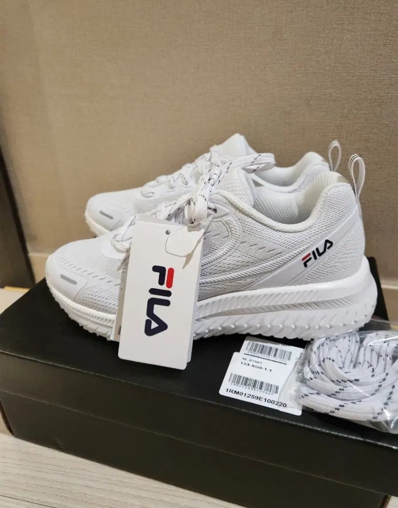 휠라 운동화 신발 220 새상품 박스풀셋